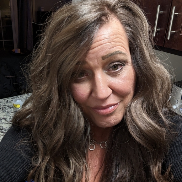 Meet your Posher, Tammy - Picture 2 of 3